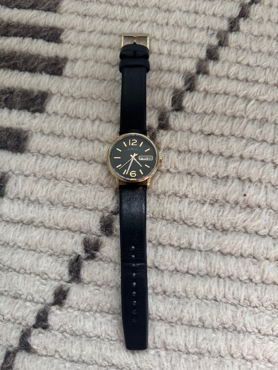 Marc Jacobs Black Leather Women\'s Watch